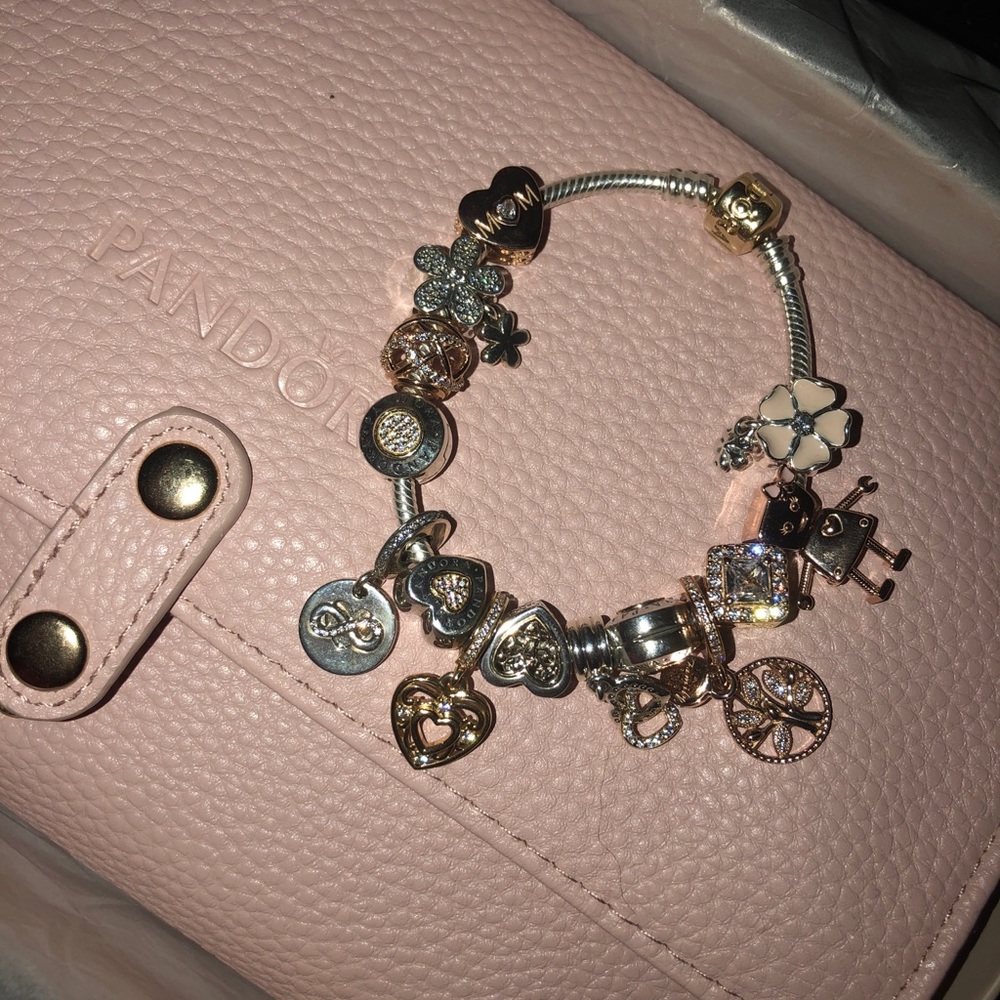 ✨NEW PANDORA ROSE FAMILY CHARM - Picture 2 of 2